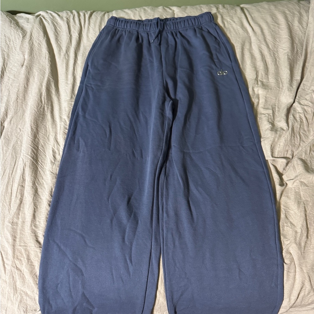 Alo Accolade Bluestone Sweat Set - Picture 3 of 3